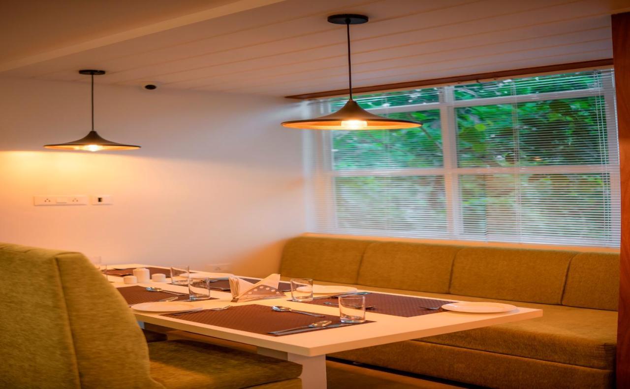 Hotel Bliss Jorhāt Eksteriør billede